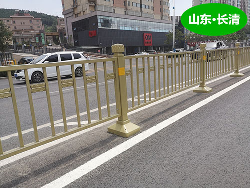 中国·山东·长清区大学路护栏工程黄金护栏